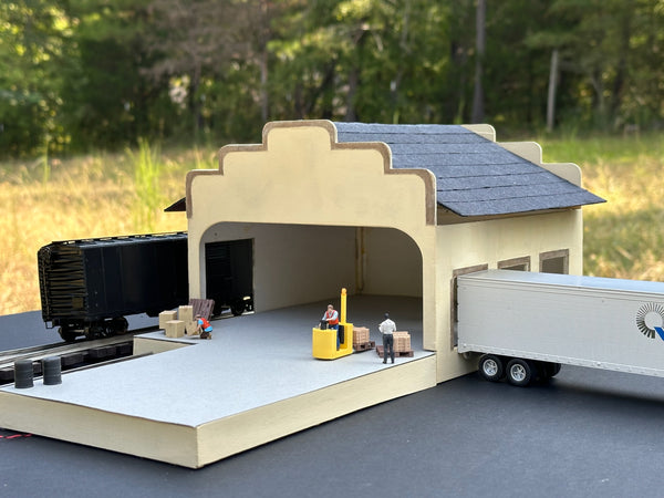 1:64 Scale Transfer Station w/Animation